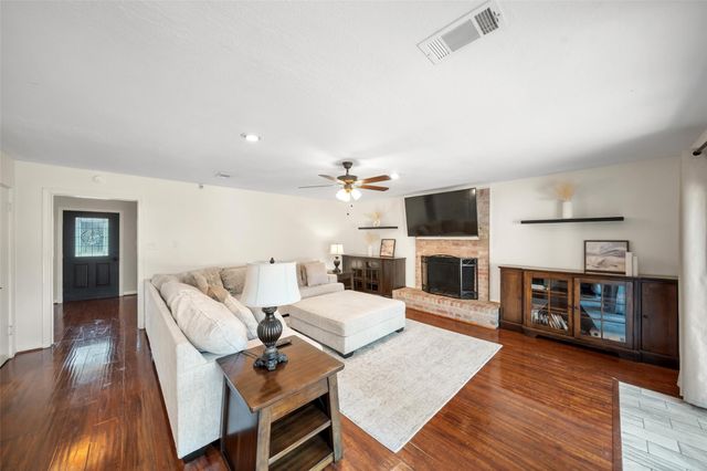 2026 Riverlawn Drive, Kingwood, TX 77339