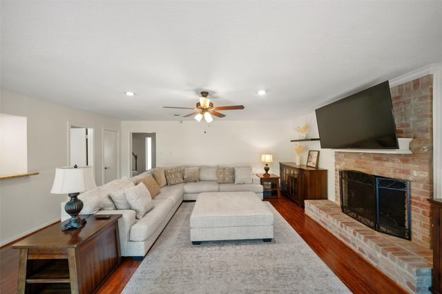 2026 Riverlawn Drive, Kingwood, TX 77339