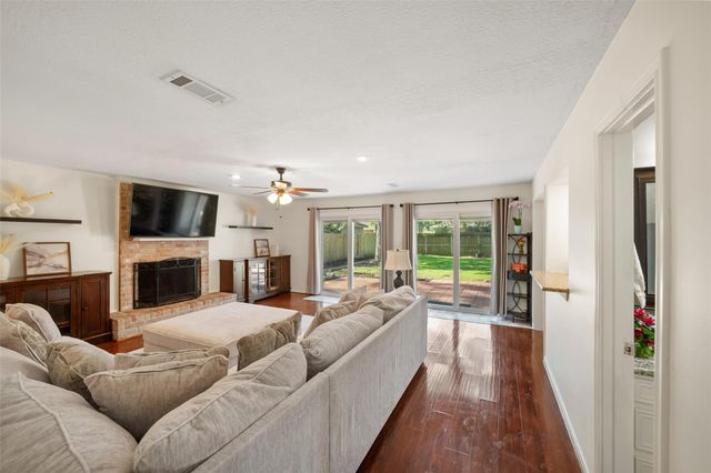 2026 Riverlawn Drive, Kingwood, TX 77339