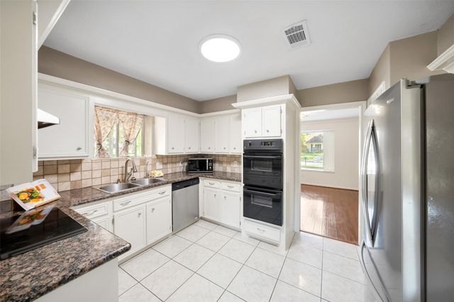 2026 Riverlawn Drive, Kingwood, TX 77339