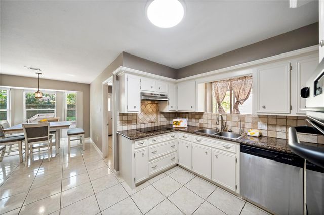 2026 Riverlawn Drive, Kingwood, TX 77339