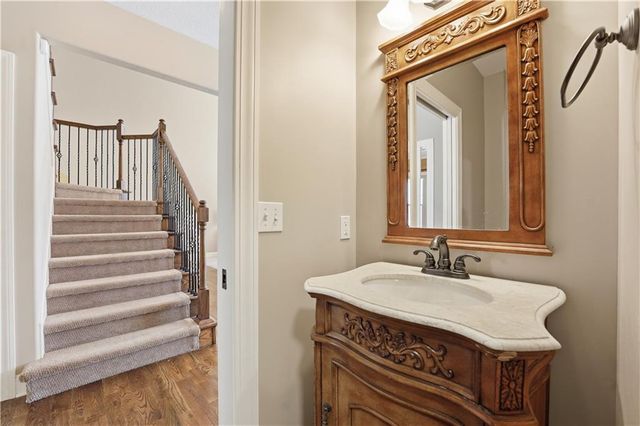 1401 NE Ernest Way, Lee's Summit, MO 64086