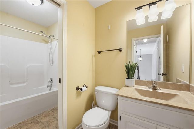 1401 NE Ernest Way, Lee's Summit, MO 64086