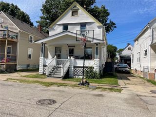 3640 W 47th PL, Cleveland, OH 44102