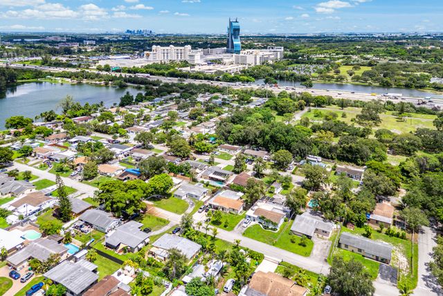 5811 SW 53RD Terrace, Davie, FL 33314