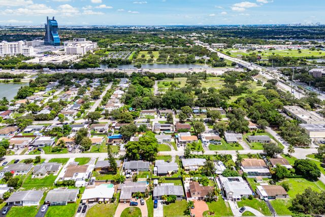 5811 SW 53RD Terrace, Davie, FL 33314