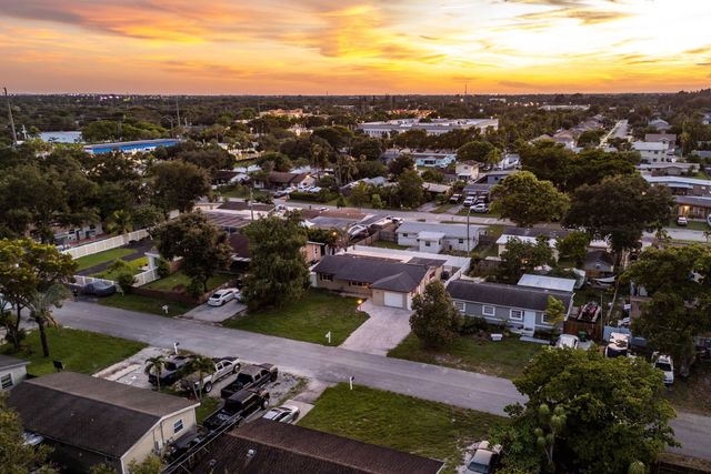 5811 SW 53RD Terrace, Davie, FL 33314