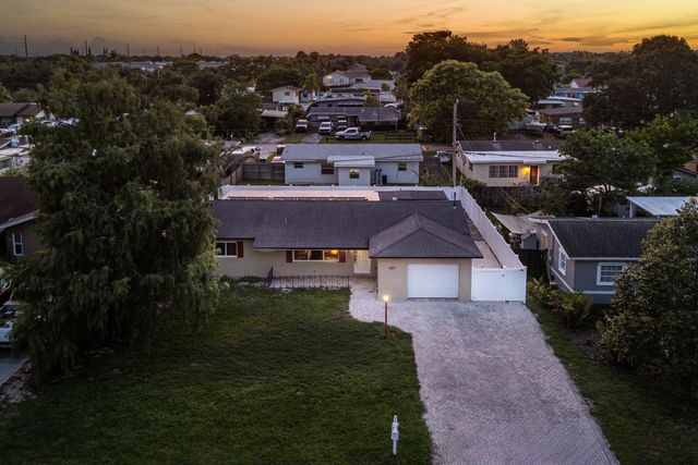 5811 SW 53RD Terrace, Davie, FL 33314