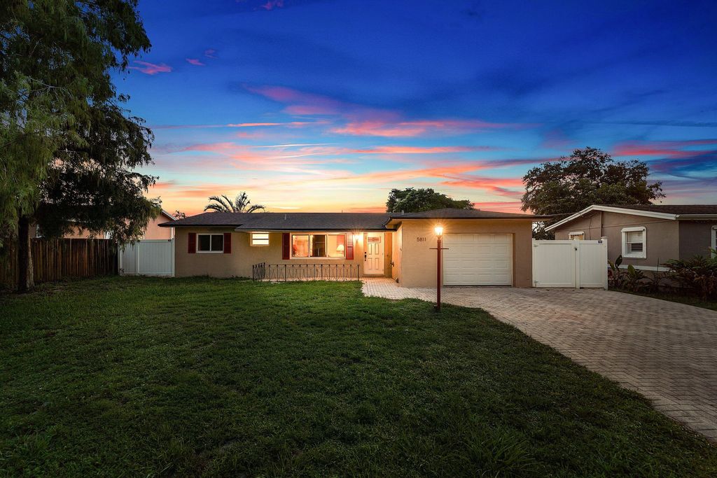 5811 SW 53RD Terrace, Davie, FL 33314