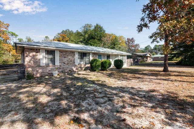 1793 Juniper Lake Road, Defuniak Springs, FL 32433