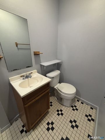 760 Washington Avenue 3a, West Haven, CT 06516