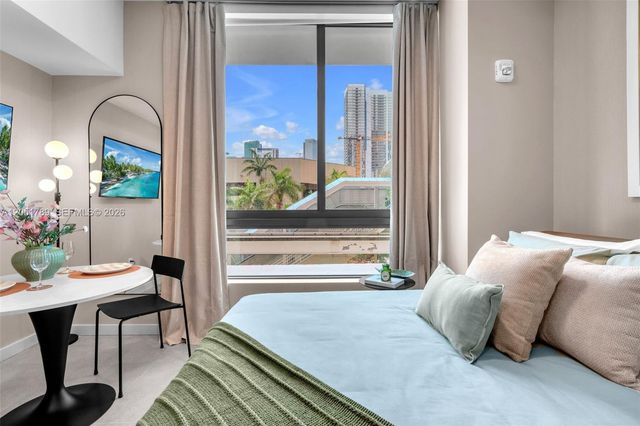 121 NE 5th Street 304, Miami, FL 33132