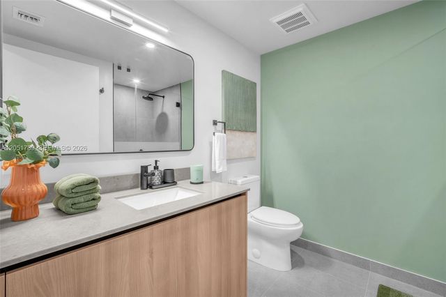 121 NE 5th Street 304, Miami, FL 33132