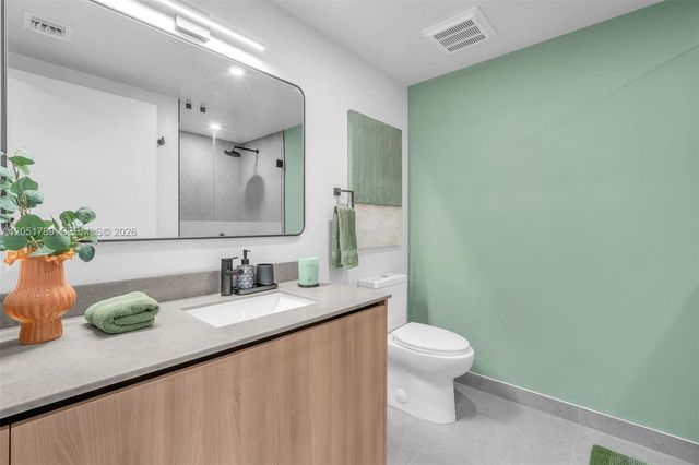 121 NE 5th Street 304, Miami, FL 33132