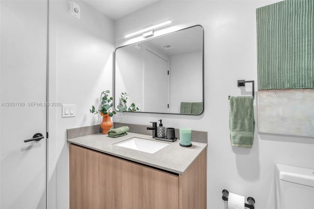 121 NE 5th Street 304, Miami, FL 33132