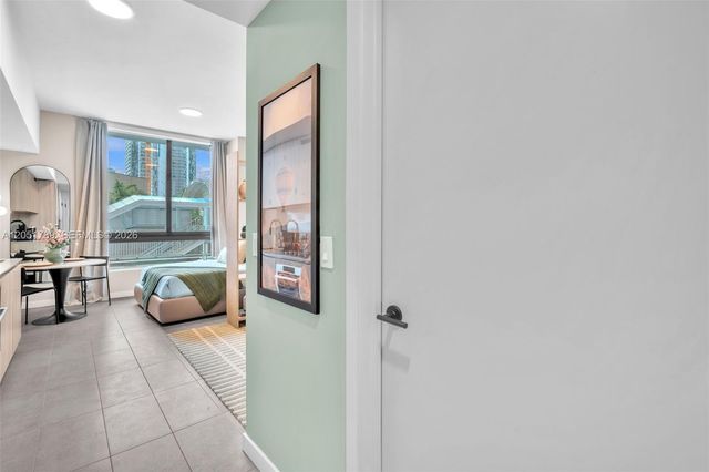 121 NE 5th Street 304, Miami, FL 33132
