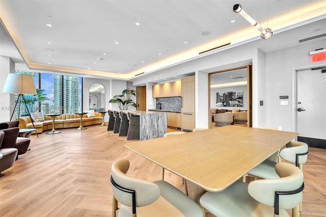 121 NE 5th Street 304, Miami, FL 33132
