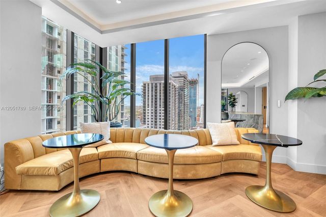 121 NE 5th Street 304, Miami, FL 33132
