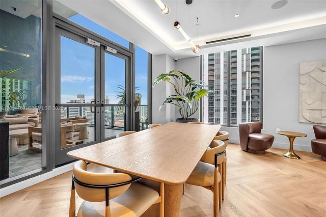 121 NE 5th Street 304, Miami, FL 33132