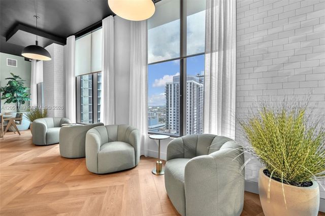 121 NE 5th Street 304, Miami, FL 33132