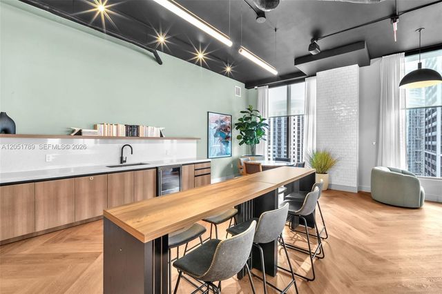 121 NE 5th Street 304, Miami, FL 33132