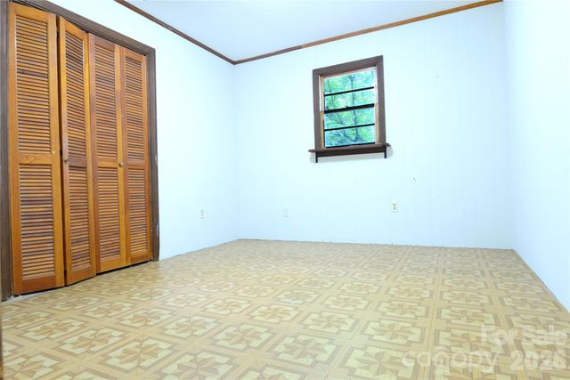 24 Sarabec Hill Road, Black Mountain, NC 28711