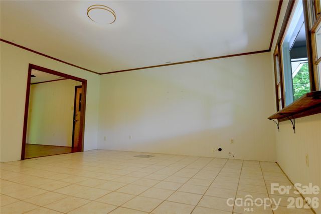 24 Sarabec Hill Road, Black Mountain, NC 28711