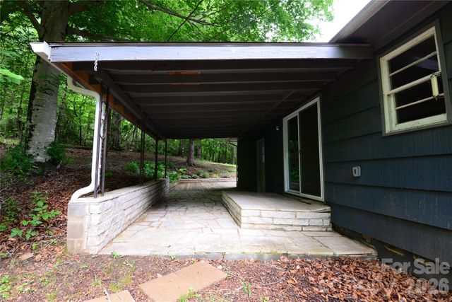 24 Sarabec Hill Road, Black Mountain, NC 28711