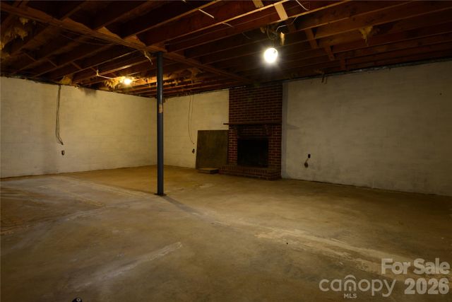 24 Sarabec Hill Road, Black Mountain, NC 28711