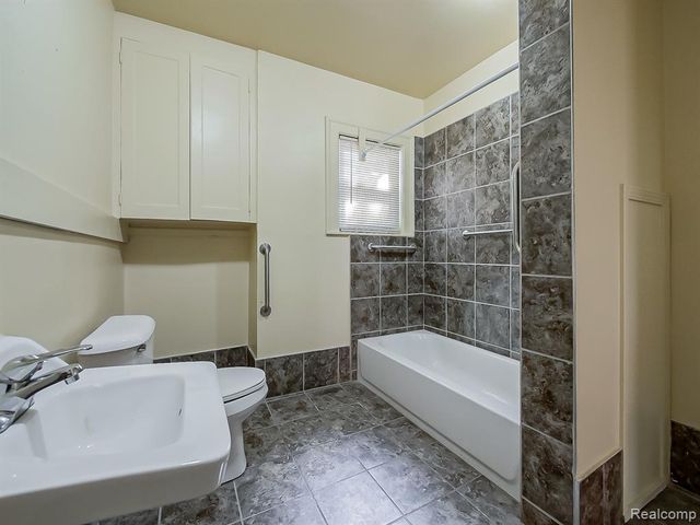 491 E Grand Boulevard, Detroit, MI 48207