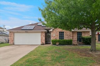 220 Chesterfield Circle, Waxahachie, TX 75165