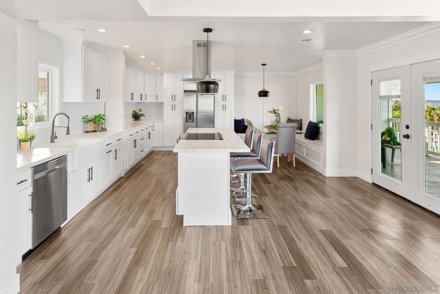 1192 Merritt Dr, El Cajon, CA 92020