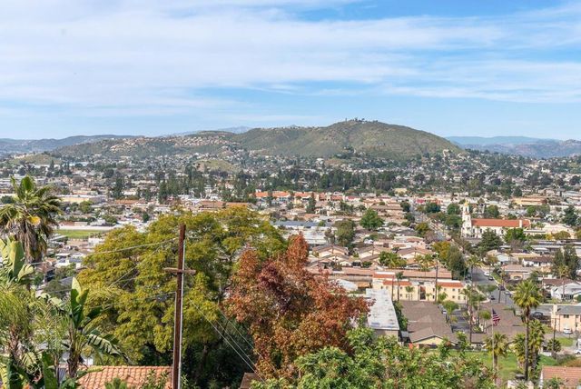 1192 Merritt Dr, El Cajon, CA 92020