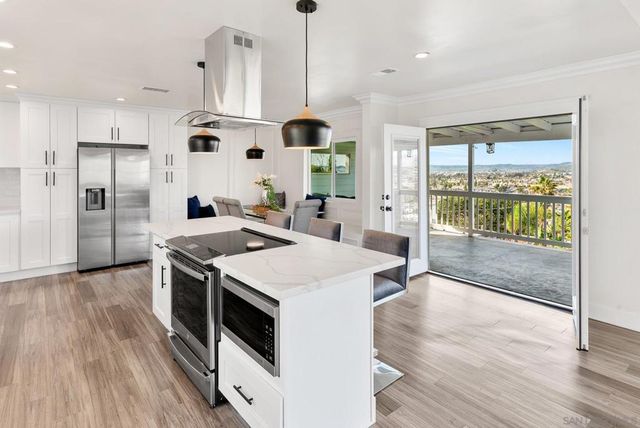 1192 Merritt Dr, El Cajon, CA 92020