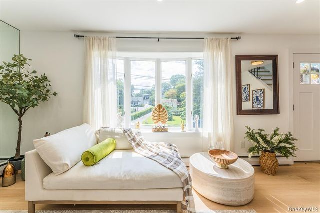 120 Glenwood Road, Glenwood Landing, NY 11547