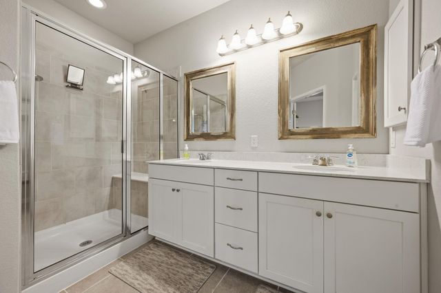 7220 Wyoming Springs DR 703, Round Rock, TX 78681