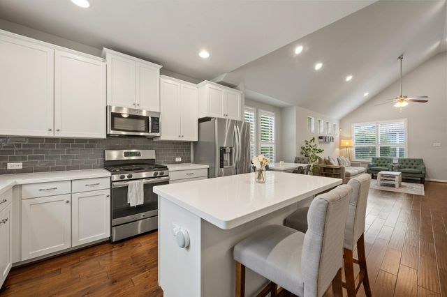 7220 Wyoming Springs DR 703, Round Rock, TX 78681