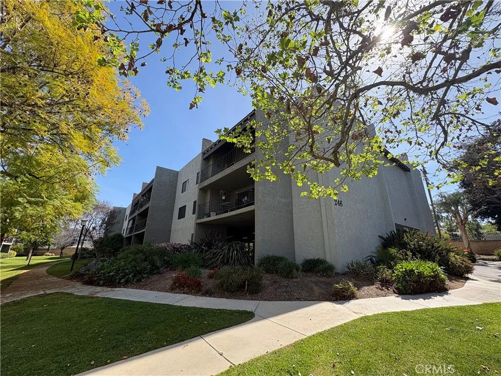 246 E Fern 103, Redlands, CA 92373