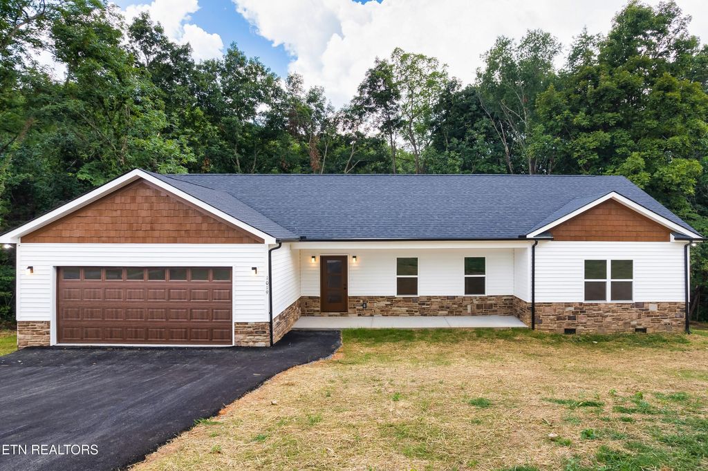 1019 Quincy Rd, Jefferson City, TN 37760