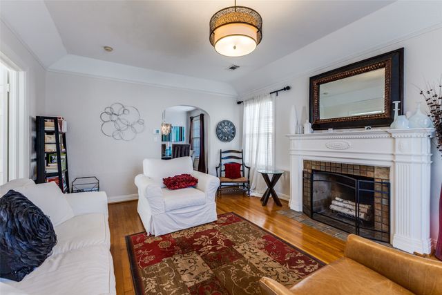 519 Newell Avenue, Dallas, TX 75223