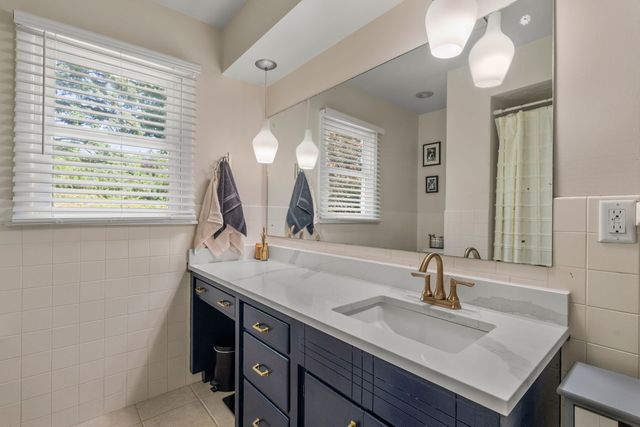 2327 Salem Court, Bettendorf, IA 52722