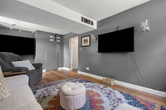 2327 Salem Court, Bettendorf, IA 52722