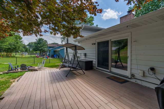 2327 Salem Court, Bettendorf, IA 52722