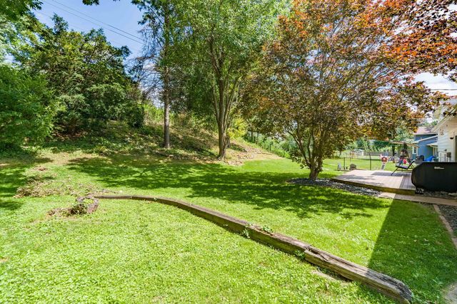 2327 Salem Court, Bettendorf, IA 52722