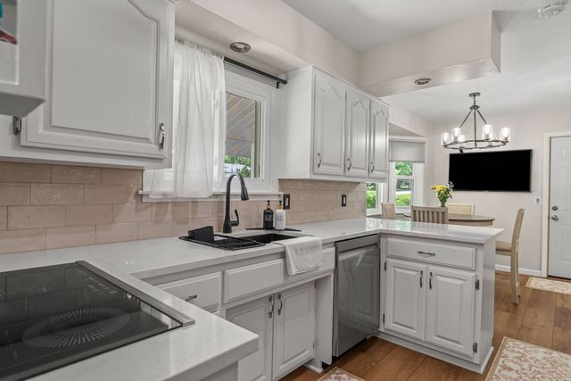 2327 Salem Court, Bettendorf, IA 52722