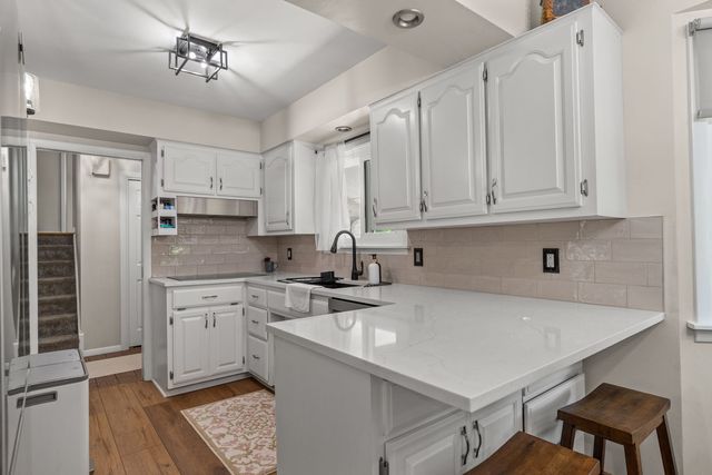 2327 Salem Court, Bettendorf, IA 52722