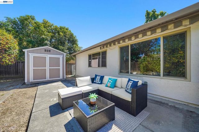 38660 Moore Dr, Fremont, CA 94536