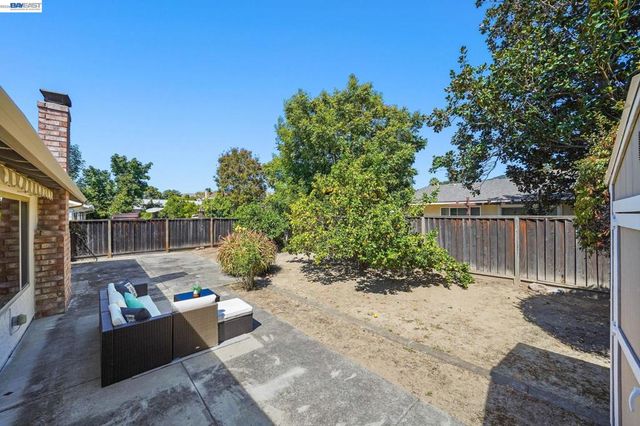 38660 Moore Dr, Fremont, CA 94536