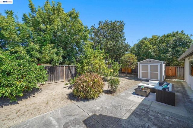 38660 Moore Dr, Fremont, CA 94536