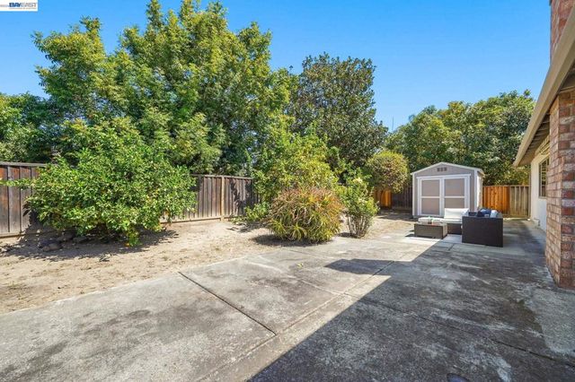 38660 Moore Dr, Fremont, CA 94536